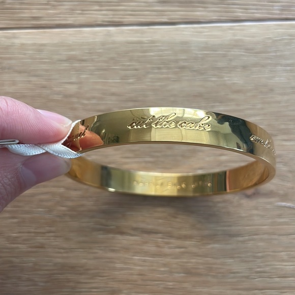 NWT: Kate Spade Bride Idiom Wedding Bangle in "Gold" Tone Finish - Picture 3 of 5